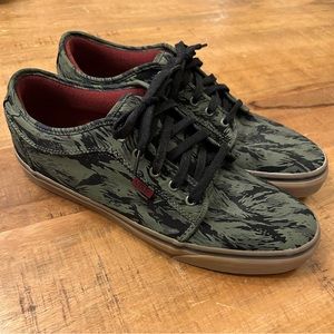 VANS Chukka Low Jungle Camo/Gum men’s 14
